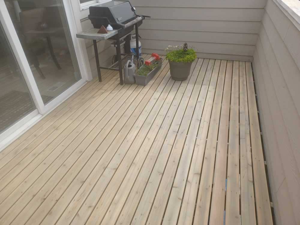 Picture of new tight knot cedar deck
